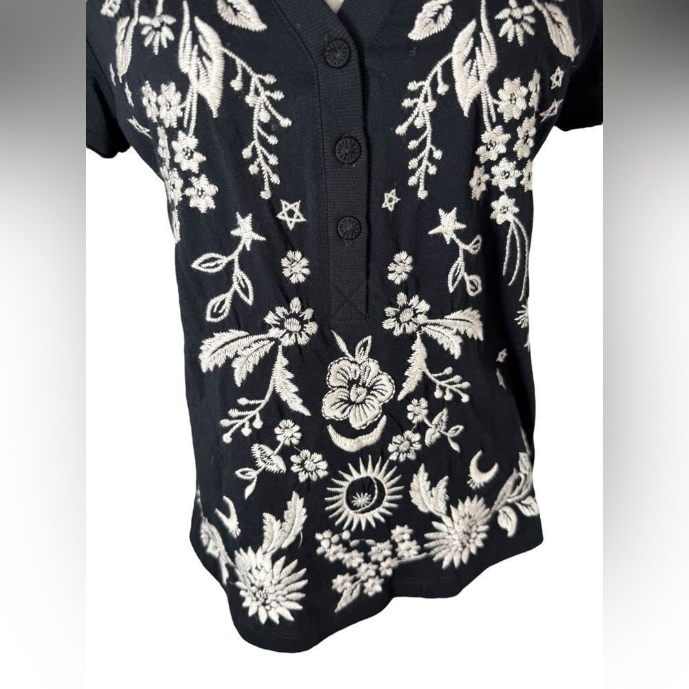 Johnny Was Dark Grey Oleander Embroidered Button Neck Knit Boho Tee Top - Picture 6 of 11